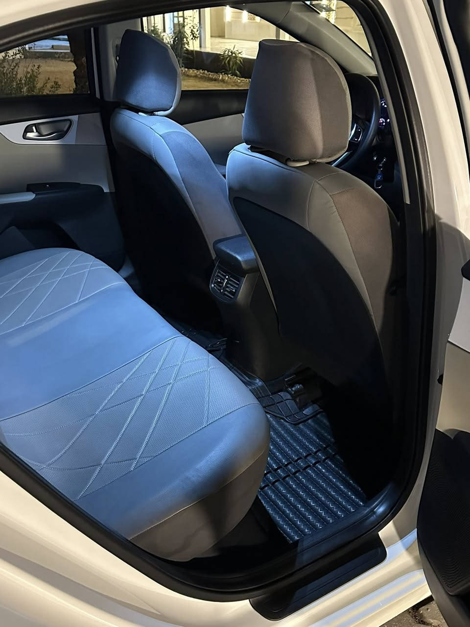 سيراتو موديل 24 ماشية 53 الف فول مواصفات مكفولة لا ضربة لا بارد بأسمي المكان بغداد *********** السعر خاص
