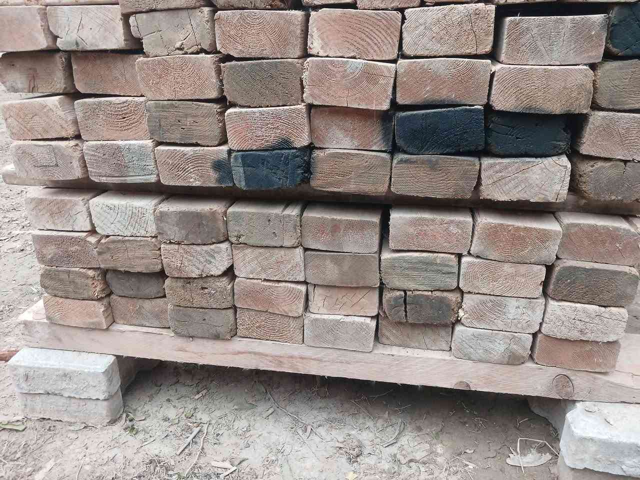 السلام عليكم لوح 4 متر للبيع وحمال2×4 مجموع 4مكعب
*********** كوت
