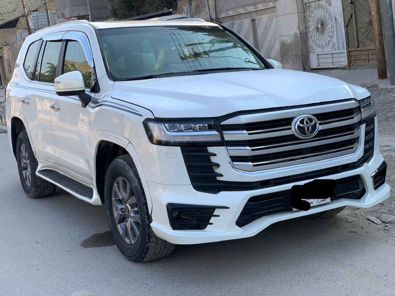 سلام عليكم 
لاندكروزر للبيع 
موديل 2014. محدث موديل 2024 
داخل وخارج تحديث كامل 

رقم بصره مميز كلش حلو 
هزه جديده ما يحتاج تدخل هزه 
فول مواصفات كشنات كهرباء بصمه فتحه 
3/ قطع تبريد تحكمات فول مواصفات 
السياره 
حادثهه جاملغ وبنيد ومصبوغه عام 
مكان السياره بغداد 
السعر 255 وبيهه مجال 
هاذه رقمي للتواصل 
***********
