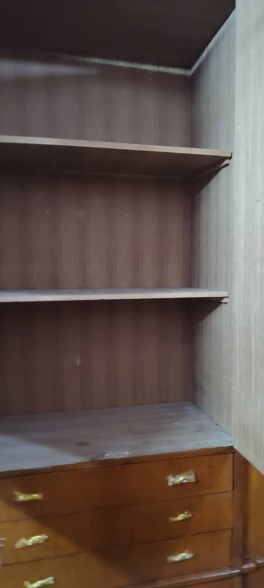 غرفه صاج عراقي نضيفه ٦ابواب ملحق السعر 500 بيه مجال قليل السكن الحسينيه الراشديه بغداد بوجد توصيل بل اجره التواصل على الرقم *********** الضهر جرجوبه
