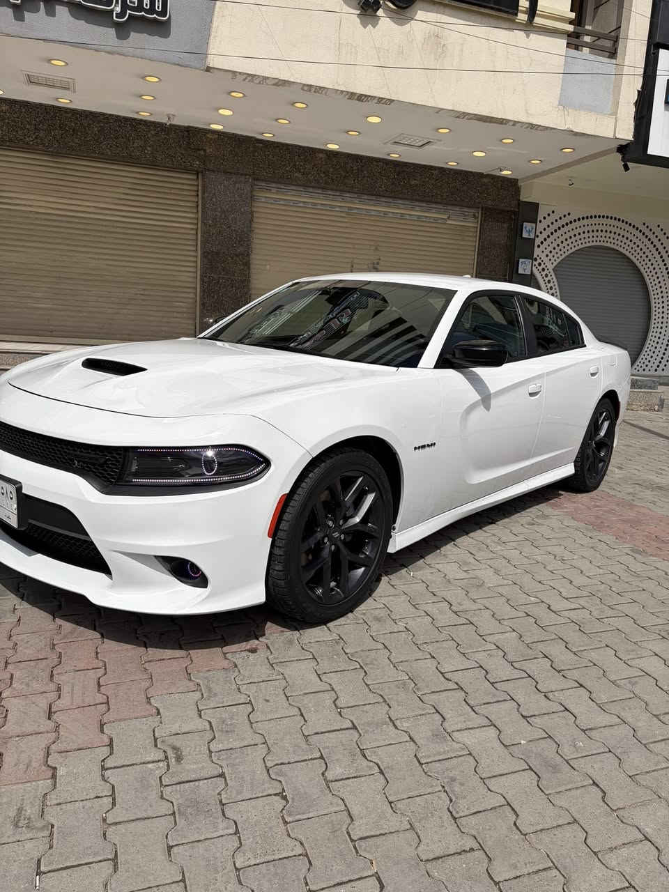 السلام عليكم للبيع دوج جارجر موديل 2022 RT  موصفات سوبر تراك الاعتيادية السيارة على وضعه البلادي وماشية 13 الف ميل نظيفة بمعنى الكلمة حادثه قطعة وحدة بنيد فقط مع سحب بسيط رأس الشاصي الايمن  وموضح رقم الشاصي مع السونار مع الصور السيارة سعره 24 ونص وبيه مجال بسيط 
مكان السيارة بغداد المنصور 
للاستفسار ***********
