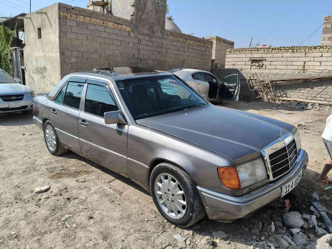 سلام عليكم (للبيع) 
مارسيدس دب 

لون فيراني 

محرك 2500VVT 

محرك جيس وكير كذالك 

تبريد /تدفئه  ثلج 

رقم بغداد بسمي 

قواعد دبلات سليمه 

سيارة مصبوغه عام جماليه بدون ضربه 

فتحه طكتين 

جام 4كهرباء مري كهرباء 

دواخل نضافه 100/90

حداديه جديده 

مضومه لايت اصلي لون شمسي 

سيارة مال جني لان تعبان عليها 

سيارة احله من صورة بهواي لان ضفت بيها هواي شغلات 

سبايدر جنطه رياضي بيها 

مكاني ناصريه مركز 

رقم الهاتف ***********

***********

سعر 65وبيها مجال
