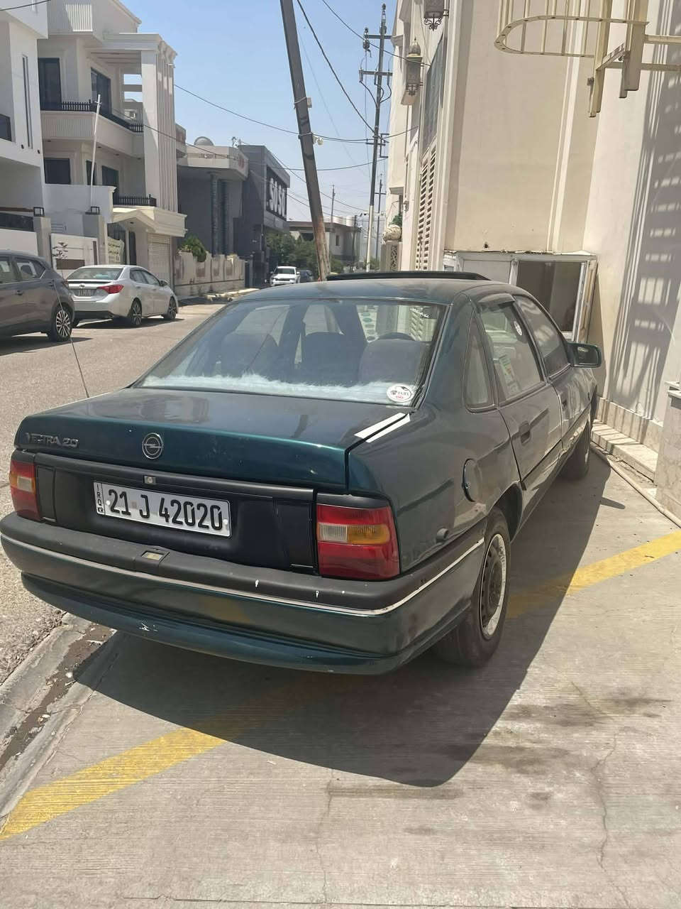 سلام عليكم
فكتره موديل 1995
محرك 20 
رقم سنويه جديد 
حداديه بشراط 
قفل مركزي 
كهربائيات بشراط 
سعر 41ومجال 
عنوان كركوك 
***********
