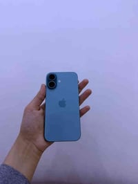 ايفون 16 عادي ذاكرة 128 بطارية 98 السعر 850 مكاني بغداد الدورة للاستفس...