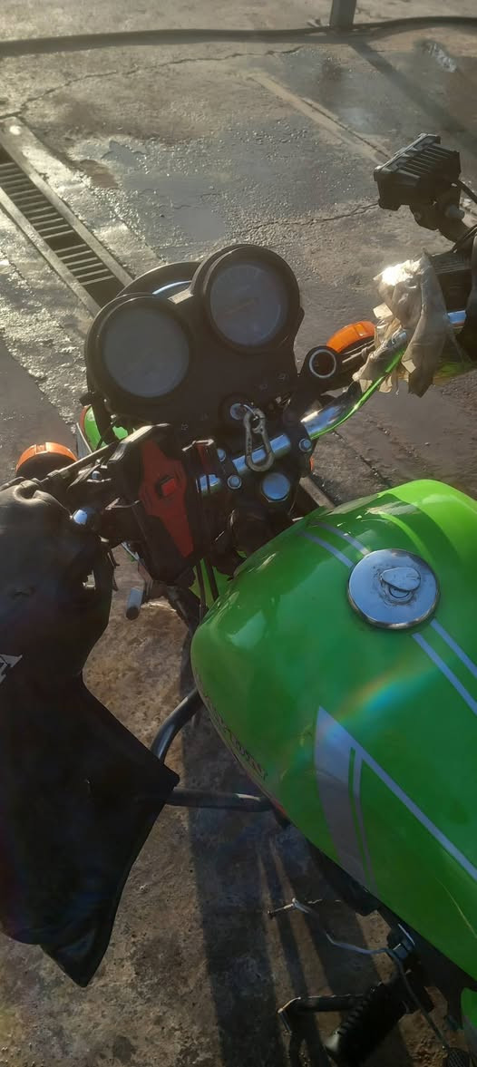 محرك 150 مرقم بغداد  دراجه نضيفه
تجي تفحص بعيونك مكاني بغداد التاجي 
الرقم ***********وبي واتساب سعر 1900
