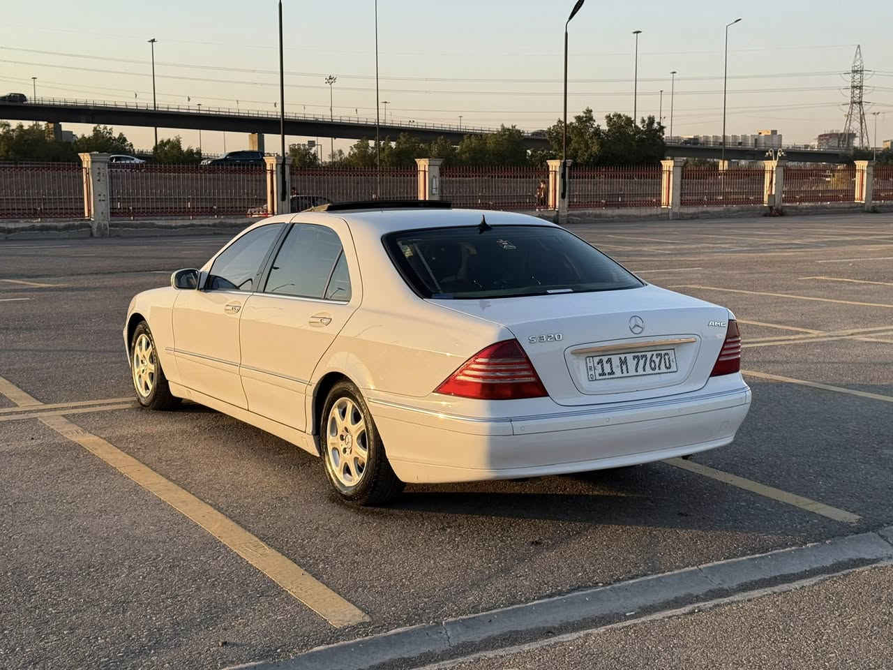 مرسيدس غواصة موديل 2001 
فئه S320 لارج خليجي مواصفات فول ،، سياره بيها مكانات صبغ ابيع عام ( مكفوله من اي ضربه ) ،، نظام چوبلس بلاد ،، السياره عليها ادامه كامله رقم بغداد دولي بأسمي ،، المكان بغداد حي الجامعه ،، السعر 118 ورقه ،، ***********
