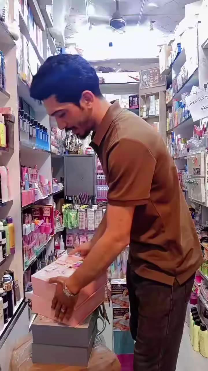 كوزمتك العابد مواد تجميل عامة عروض عدنة كلش حلوة اسعار مناسبة عنوان كربلاء حي العسكري سوق العابد ***********
