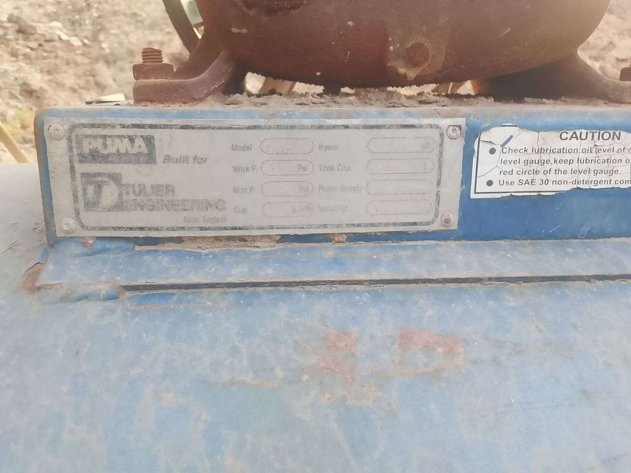 للبيع كمبريسر  السعر 700وبيه مجال


**إذا كنت صاحب هذا الإعلان وتريد حذفه لأي سبب، رجاءا أرسل رسالة إلى الدعم الفني**