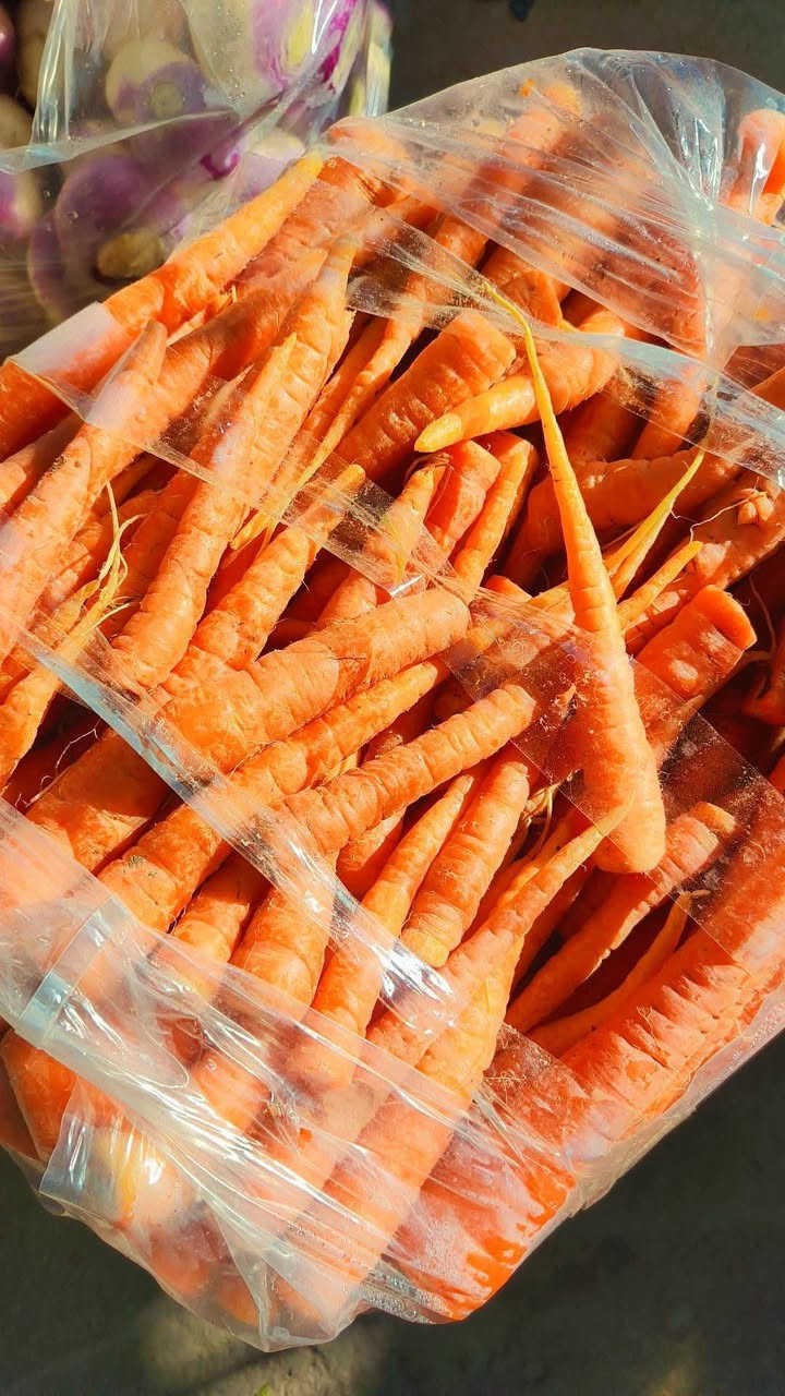 اليكم اسعار الخضروات والفواكه واللحوم 
ليوم الاحد 

طماطة بـ ١٠٠٠
خيار بـ ١٠٠٠
بتيتة ٣كيلو بـ٢٠٠٠
بيتنجان بـ ١٠٠٠
بصل اخضر ٣كيلو بـ٢٠٠٠
بصل احمر بـ ١٠٠٠
بصل ابيض ٣كيلو بـ ٢٠٠٠
شجر كيلو بـ ١٠٠٠
فلفل بارد بـ ١٢٥٠
شلغم  ٣كيلو بـ٢٠٠٠
شونذر ٣كيلو بـ٢٠٠٠
لهانة احمر  ٣كيلو بـ٢٠٠٠
لهانة ابيض ٣كيلو بـ ٢٠٠٠
قرنابيط بـ ١٥٠٠
موز  كيلو بـ١٢٥٠
تفاح اخضر بـ ٢٠٠٠
تفاح احمر بـ ١٥٠٠
تفاح ابيض بـ ١٥٠٠
سندي بـ ١٢٥٠
رمان سوري  بـ٣٠٠٠
رمان مصري بـ ٢٠٠٠
ليمون بـ٢٥٠٠
رارنج عراقي بـ١٢٥٠ 
عنب اسود بـ ٢٠٠٠
عنب احمر بـ ٣٠٠٠
برتقال مصري بـ١٥٠٠
عراقي بـ ١٥٠٠
لالنكي سوري بـ ١٢٥٠
لالنكي باكستاني بـ١٥٠٠
فراولة بـ١٠٠٠
كيوي بـ ١٥٠٠
جزر  بـ١٠٠٠
اناناس بـ ٤٠٠٠
جوز الهند بـ ٢٠٠٠
عرموط تركي بـ ٣٠٠٠
ركي مصري 
خس ٣بـ   ٢٠٠٠
جيس لبن بـ١٥٠٠
طرشي 
خضورات حسب الطلب
ثوم بـ ١٠٠٠
لحم غنم كيلو بـ ١٩٠٠٠
لحم عجل كيلو بـ ١٦٠٠٠
لحم مثروم كيلو بـ١٦٠٠٠
سمك الكيلو  بـ٦٠٠٠
دجاج ١كيلو بـ٣٢٥٠

التوصيل لباب البيت ب٣٠٠٠ دينار لجميع مناطق كربلاء 
التواصل عند طريق الواتساب ***********
ارسل قائمة احتياجاتك واحنه نجهزها الك ونوصلها لبيتك 
#غايتنا_راحتكم 
#مسواك_كربلائي_للتوصيل
