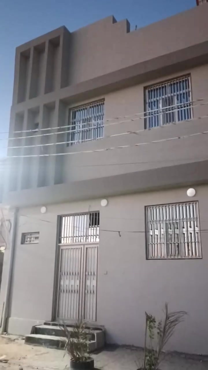 بيت للبيع 40متر طابقين الواجهه 8 بناء جديد حي الوفاء ع قوس الهنديه 
للاستفسار مكتب سيد مثنى الجابري
‏‪***********‬‏
