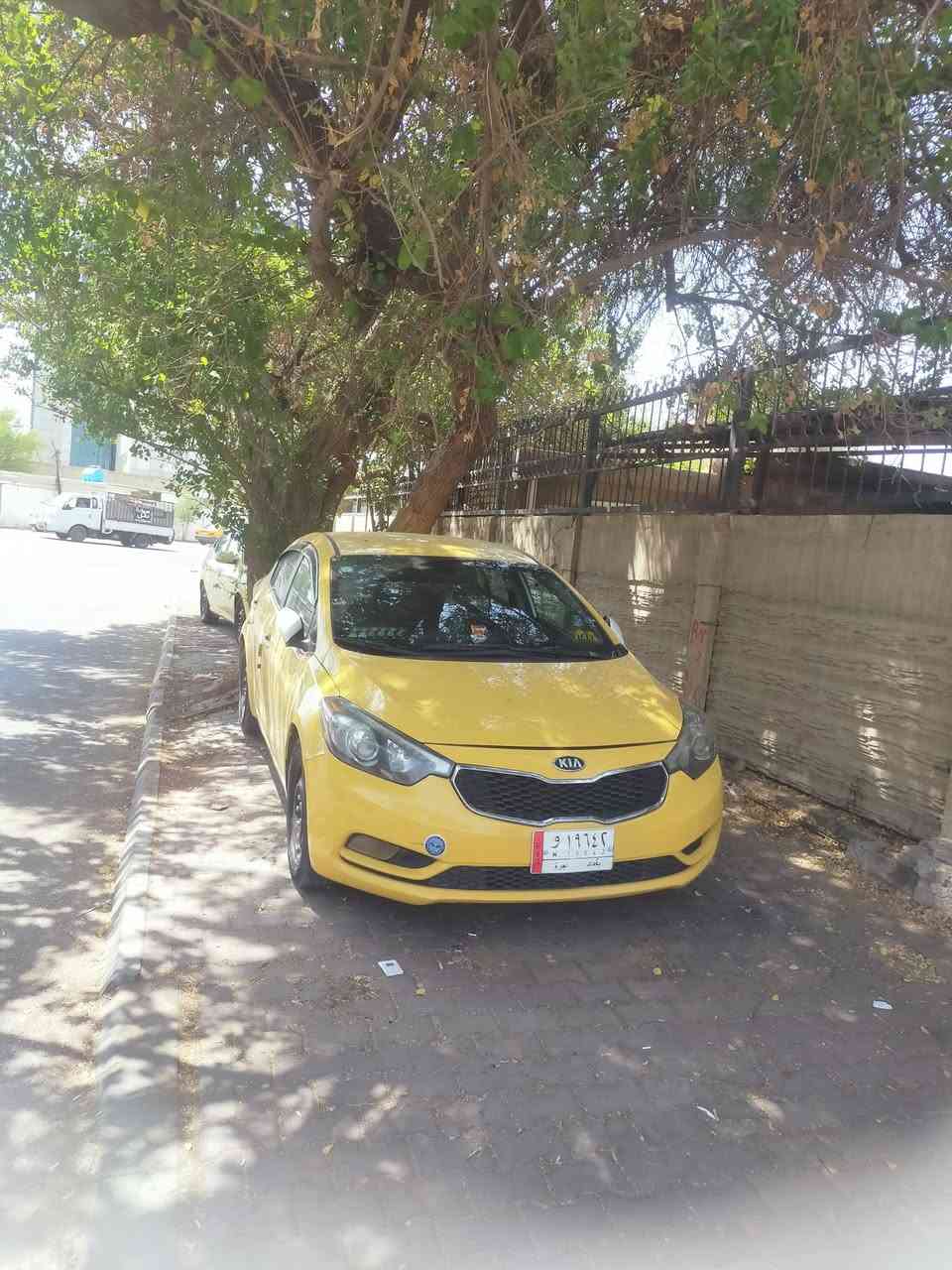 جي دي اي   GDI
 صدر جديد محرك وكير لاتبخير ولاتنقيص
تبريد ثلج
تايرات باتري  جديد
ضربتهه من الخلف مواصل للسبير
مبدل قبق الصندوك
وضربة بالجاملغ الايسر
السيارة خير من الله 
السعر 85 
بيهه مجال للشراي 
وحك الجية
المكان الاعلام قرب سنتر الاعلام
***********
