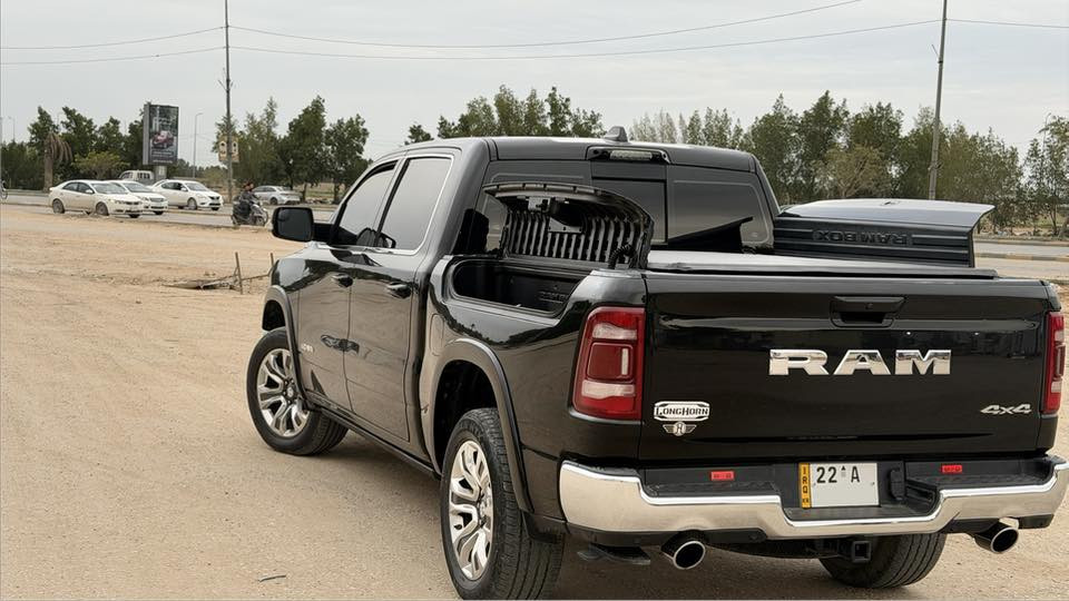 رام 1500 لمتد 2024 . (خليجي -هارلم )
باب طويل-بدي قصير (المرغوب)

العداد42 الف كيلو قابل للزياده

المحرك : V8 5.7L . 

السعر : اتصل او خاص 

مرقم اربيل مييز 

السياره مكفوله كفاله عامه 

المواصفات :

* جكات 5 وضعيات

* دفع رباعي 4x4

*رادار امامي مع مانع تصادم . 

* نقطة عمياء . 

* تحذير الخروج عن المسار .

* 4 كاميرات (360) درجة . 

* اصطفاف ذكي (اوتوپارك) .

* دواسات جانبية كهربائية .

* المصابيح الأمامية زنون .

* كشافات الضباب زنون . 

* المصابيح الأمامية LED .

* المصابيح الخلفية LED . 

* دخول ذكي (بصمة). 

* تشغيل عن بعد .

* مقاعد من الجلد الفاخر . 

* المقاعد الامامية كهربائية مع ميموري  لمقعد السائق.

* المقاعد الأمامية تبريد وتدفئة . 

* المقاعد الخلفية تبريد وتدفئة . 

* شاشة كبيرة 12 أنچ .

* نظام ملاحة نفكيشن GPS .

* حساسات امامية وخلفية .

* سقف بانوراما .

* مانع تصادم امامي و خلفي.

* مكيف خلفي .

* ويل كروم قياس 22 انج .

* مرايا كهربائية جانبية من الكروم قابلة للطي كهربائيا .

* شاحن موبايل لاسلكي (واير ليس) 

* النافذة الخلفية كهربائية.

* المرايا الجانبية تدفئة . 

* بدي معزول مع غطاء .

* امكانية تعديل ارتفاع دواسات البنزين والبريك .

* هاند بريك كهربائي . 

* المرايا الوسطية كاميرا . 

* رام بوكس .

* مرايا مع خاصية التعتيم الذاتي . 

* مساحات تخزين إضافية تحت المقاعد.

* سستم الصوت هارمن كاردون. 

مكان السيارة النجف 

***********
