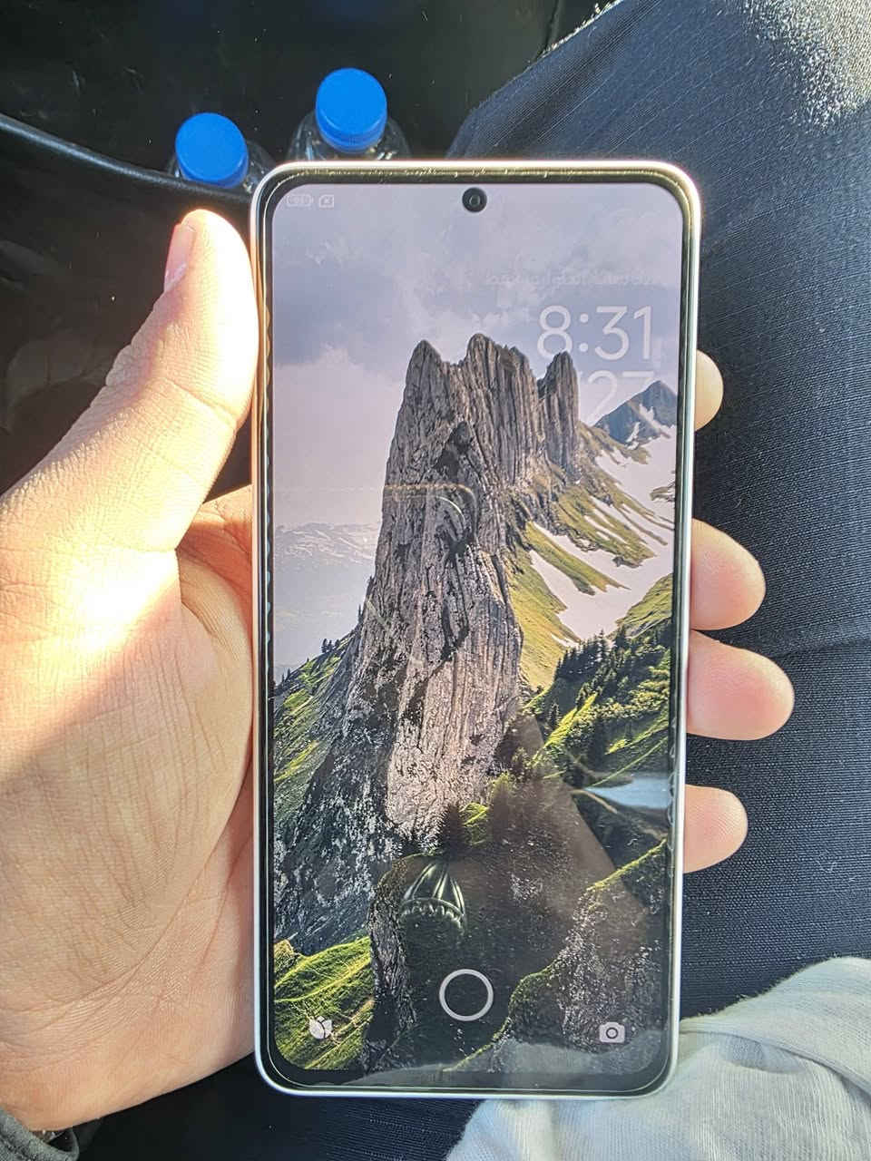 بوكو اكس٦ الشاشة6.67 بوصة - 120 هرتز - AMOLEDالذاكرة256  جيجابايتالرام12 جيجابايتالكاميرا64 + 8 + 2 ميجابكسلالمعالجSnapdragon 7s Gen 2البطارية والشحن السريع5100 مللي أمبير - 67 واط
 عنوان بغداد ***********
سعر ١٩٠ بدون غراض
