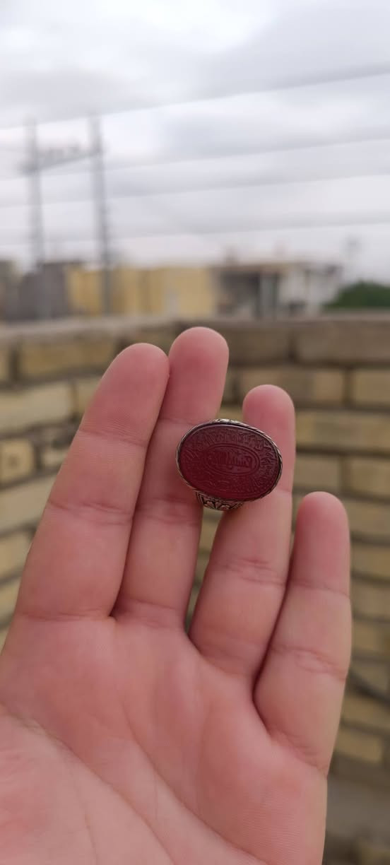 اللهم صل على محمد وال محمد 🌹
خاتم من الفضة  متوج بحجر عقيق يماني الاحمر ⭕
مخطوط  ⭕
روعة من جمال صياغة يدوية تحفة ⭕ 
 للبيع ⭕
يوجد توصيل جميع محافظات العراق ⭕
واتساب ***********⭕
