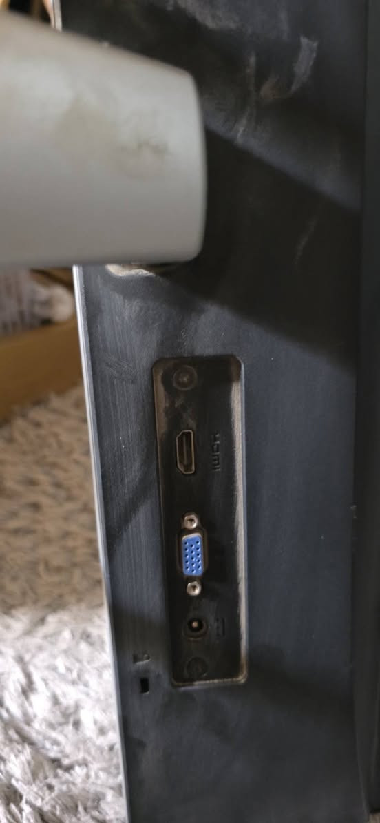 السلام عليكم
hp full hd
27 بوصه
منفذ hd 
منفذ vga
السعر 150000

dell full hd
24 بوصه
منفذين hd
منفذ vga
السعر 175000

تكدر تستخدمها للألعاب والحاسب والكمبيوتر 
الشاشات نظيفه 
مكاني بصره
للتواصل ***********
