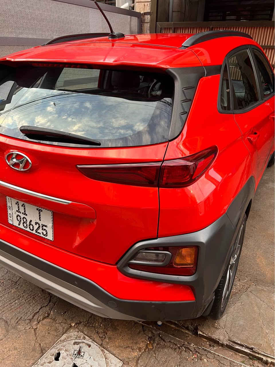 هونداي كونا خليجي  موديل 2020 محرك 2000 دوش
ماشية 36 الف كيلو مكفوله من الصبغ فقط بارد بيهه وممبين السيارة فول  موصفات حتة داتا شو بيهه 
مكانهه بغداد المنصور والسعر 162 ورقه 
*********** بغداد, العراق
