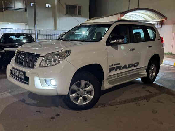 بيع ومراوس حسب القناعة
برادو 2010 كويتي  رقم شمالي بسمي 
ماشيه 139 حقيقي شرط الفحص 
السياره جديده وحلا من الصور شرط 
مكفوله من الضربه ولتبديل 
بيها فقط ربع باب الصندوق كلير 
ولباقي شرط كفاله سياره جديد ومتعوب عليها بشرط تراي زيرو 

مكينه 2/700 
ثلاجه 
7راكب 
3قطع تبريد مركزي 
مكينه كير شرط كفاله 
تخم تاير شرط جديد 
وشرط تراي زيرو شرط 

مكانها بغداد بسمايه مجمع ريحانة 
السعر 210وبيها مجال قليل 
بيع ومراوس حسب القناعة 

*********** بغداد
