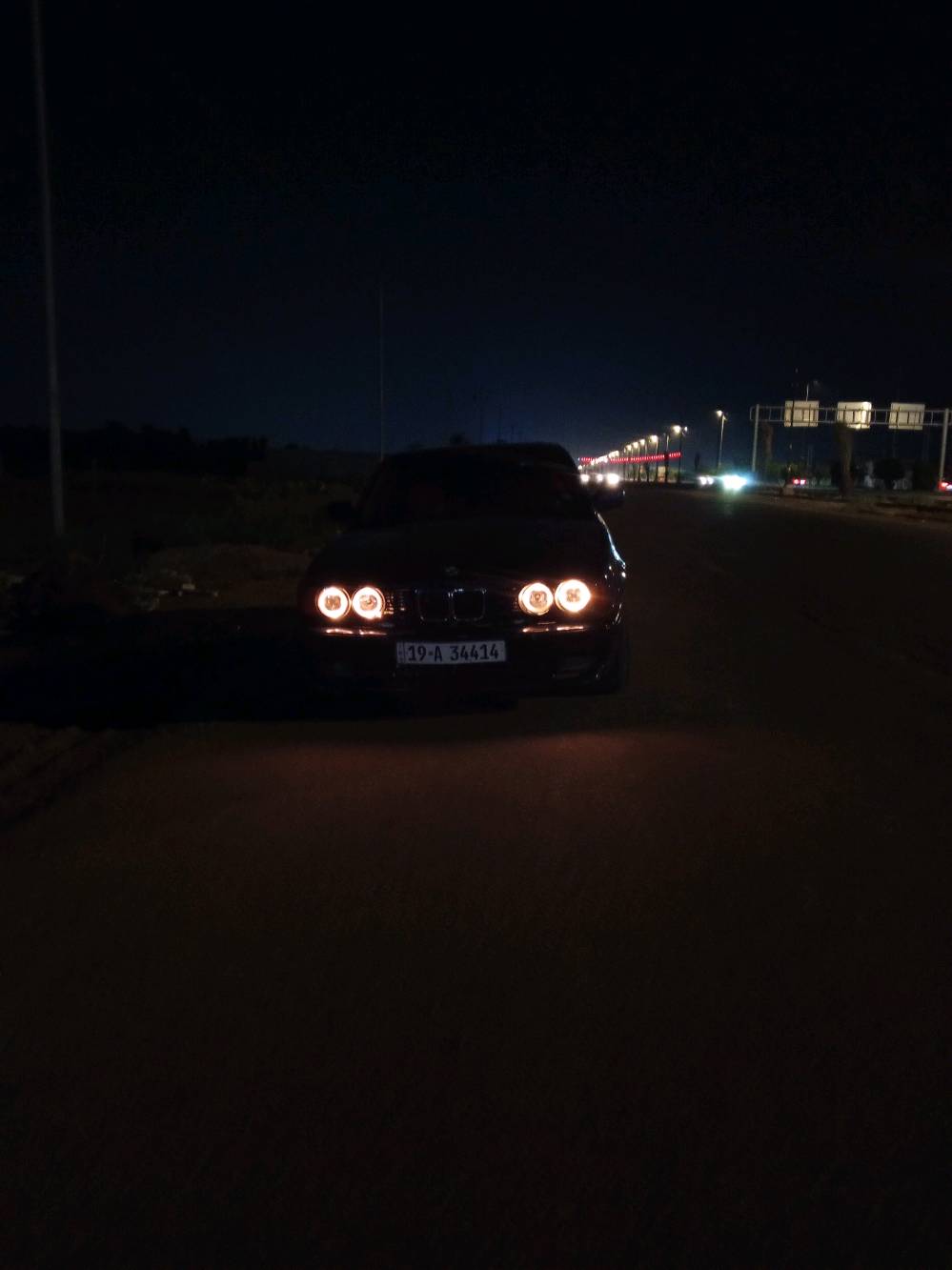BMW 525iللبيع اول المراوس حسب القناعه حتا لو فرق قليل  محوره vvtراس الثور سياره بيه نواقص قليه تبريد شغال سياره كشره حلو سياره سلايت بس بس عاطل وسياره خير من الله كير مكينه جيد  رقم كربلاء نكليزي 40 وبيه مجال كلش قليل  
