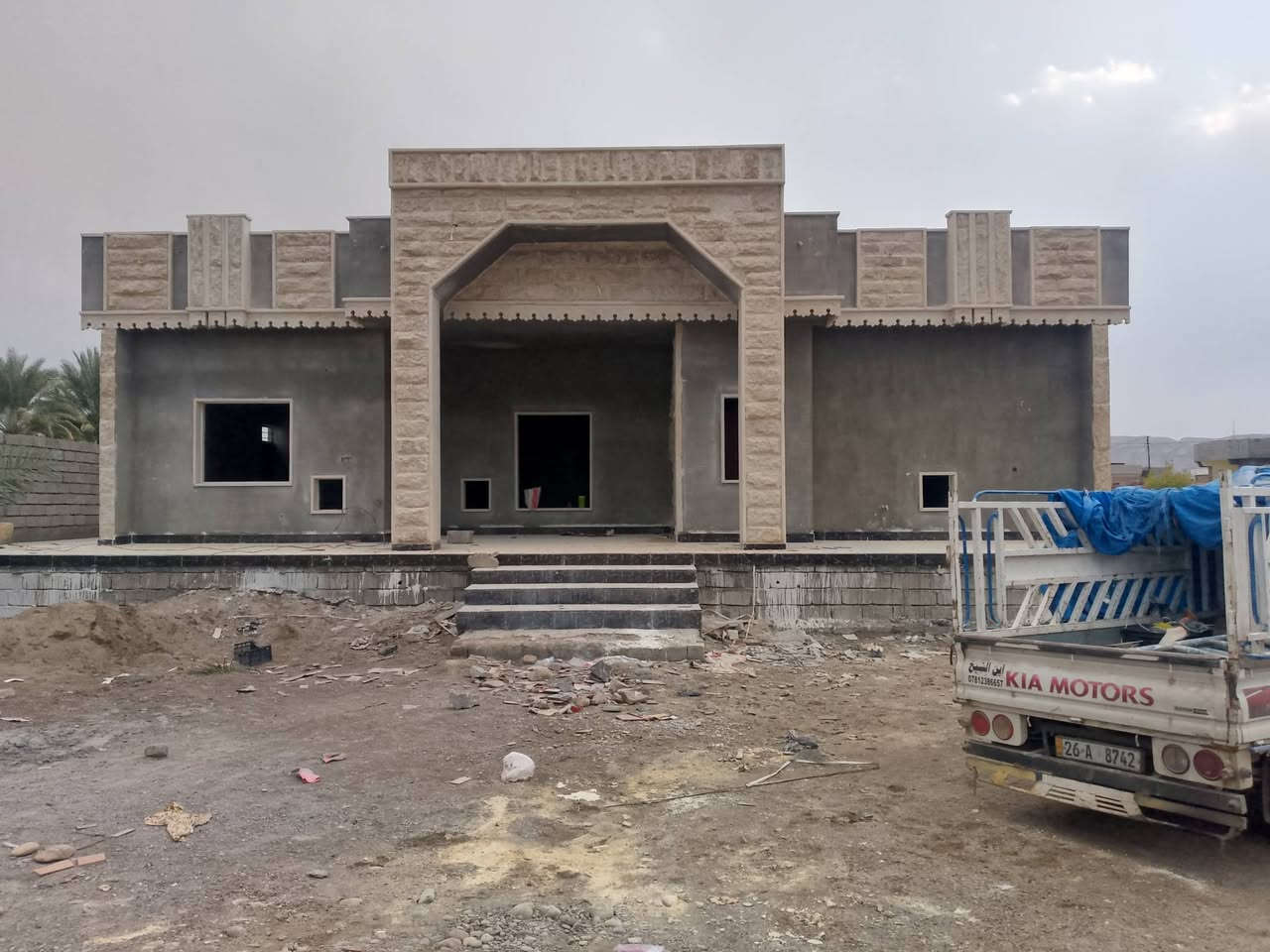 يوجد كادر حجر حلان واجهات وكوبنات جلي ودرز سعار مناسبه وشرط ميكانيكي  بدارت مقداد ***********7
