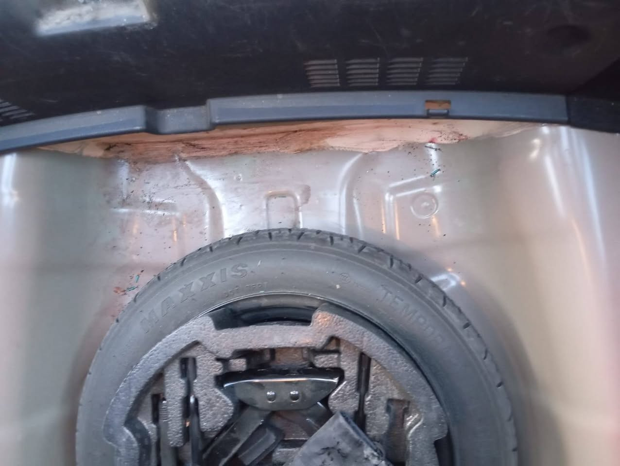 هيونداي أكسنت 2022 - نظافة مميزة ولون ملكي
الموديل: 2022.
اللون: أحمر كرزي (لامع ونظيف جداً).
المحرك: 1.6 (8 نوزل) - أداء قوي واقتصادي جداً.
المسافة المقطوعة: 27 ألف ميل فقط (بحكم الزيرو).
المواصفات:
شاشة كبيرة وكاميرا دوارة.
حساسات خلفية.
تحكم ستيرن كامل.
الحالة العامة: السيارة حدادية بالجيس، جاهزة من كل النواحي، تبريد ثلاجة وما محتاجة أي مصروف نهائياً.
تفاصيل الضرر: صبغ بنيد مع تبديل جاملغ واحد فقط (شغل درجة أولى ومرتب).
السعر: 120 ورقة (وبيها مجال بسيط للشراي المباشر).
المكان: بغداد - كم سارة.
للاستفسار والتواصل: ***********
