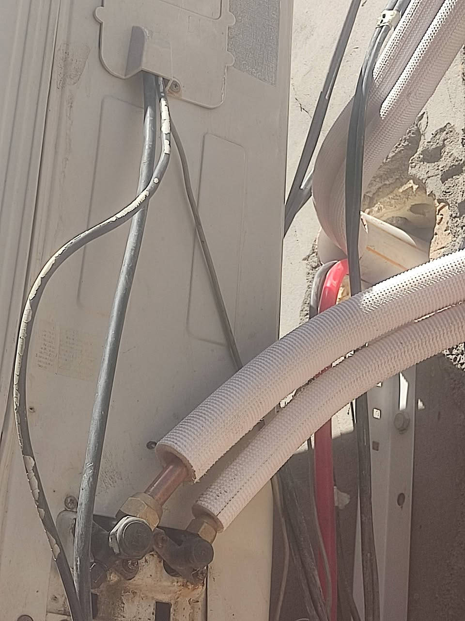 سبلت 2طن للبيع مستخدم بس بعدة جديد البواري اشتريتهن جددشغال بس بي نقص غاز رايدة 250مكان بغداد الدورة ***********
