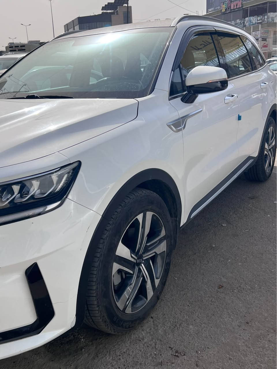 ⸻

🚗 سورينتو للبيع – موديل 2021 خليجي

السيارة ماشيه 75 ألف كيلو
لسه بالضمان مالتها
وارد خليجي أصلي

المواصفات:
 • فول مواصفات ما عدا البانوراما
 • 7 ركاب
 • محرك 6 سلندر
 • قير أوتوماتيك
 • شاشة + نظام ترفيهي
 • تحكم بالمقود
 • تكييف ممتاز
 • أنظمة أمان

الحالة:
 • السيارة مكفولة
 • بدون صبغ نهائياً
 • باسمنة
 • استعمال شخصي ونظيف
 • جاهزة للفحص بأي مكان

💰 السعر المطلوب: 27,500 (قابل للتفاوض البسيط)
📍 المكان: بغداد – حي الجامعة
📞 رقم الهاتف: *********** بغداد, العراق
