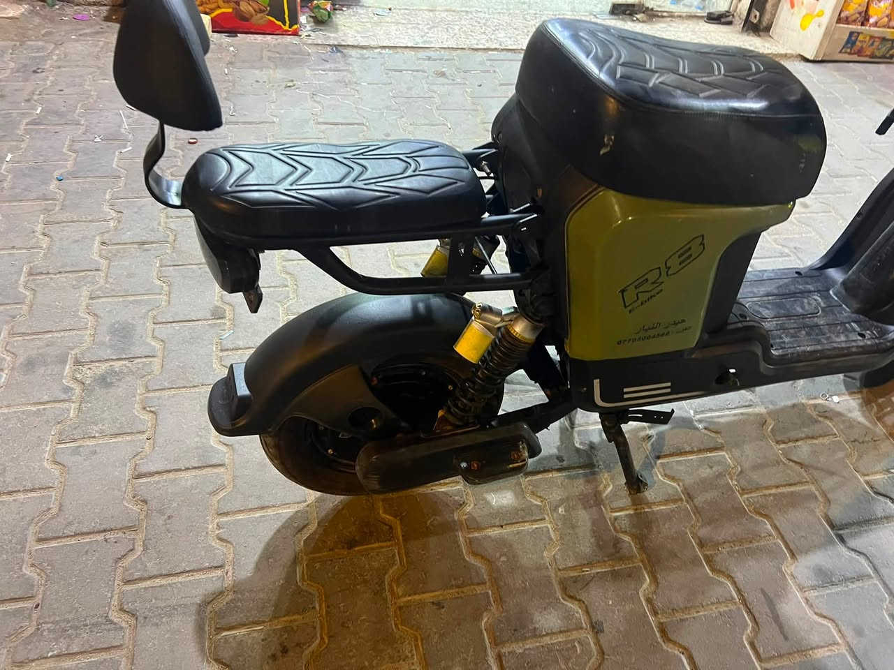 درجاه شحن ار ٨ حلو ونضيف نضفته ١٠٠/٩٠
بطارياته حلوات زينه كلشي شغال بيه بريك امامي وره شغال 
اشاير سعره 250 بيه مجال حك الجيه غليل 
مكاني البصره ابو الخصيب رقمي ***********
