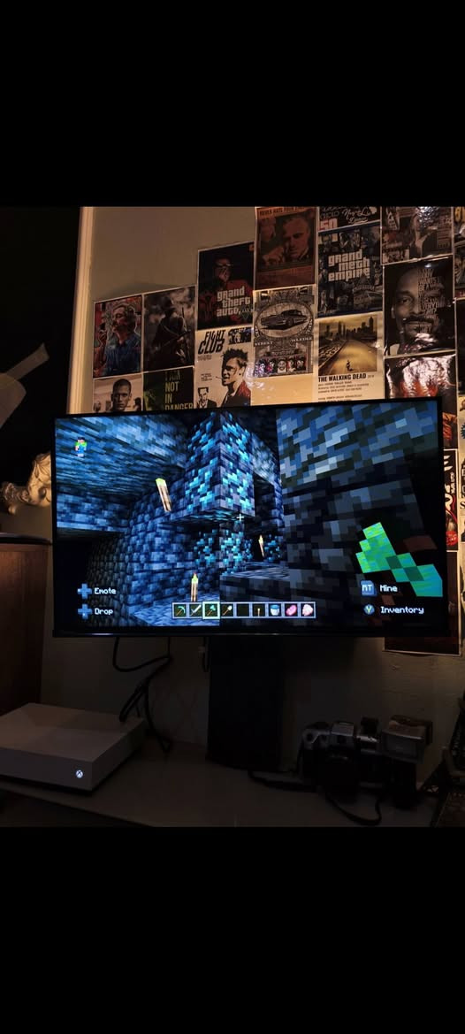 السلام عليكم بما انو قربت العطله وراح تصعد الاسعار 
اكس بوكس one s ديجتال واحد تيرا ممفتوح لوك ستيكر نضافه 99% مع يدة السيريس اس +بي كيم باس شهر و حساب بي
Gta5 
FC2025
Forza horizon 5 
Minecraft 
the hunter call the wil 
RESIDENT EVIL 3
RESIDENT EVIL 2
عنواني بغداد مدينه الصدر 
السعر 180 بي مجال بسيط 
لل استفسار *********** واتساب
