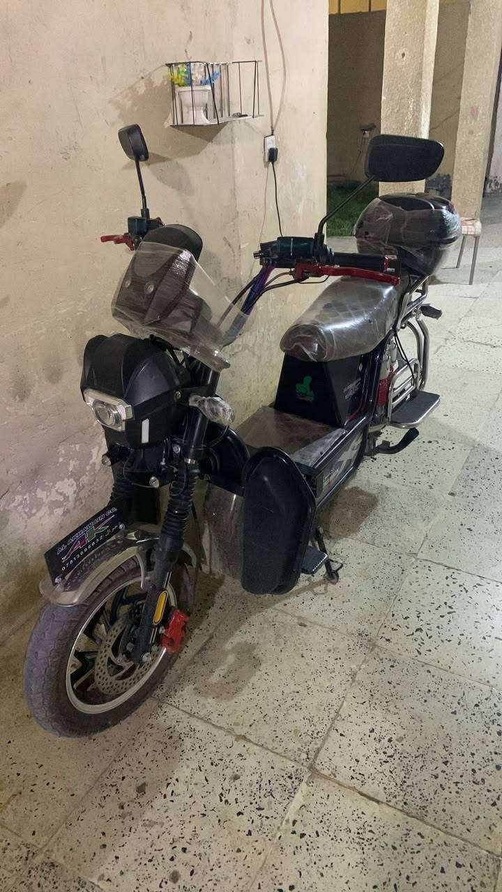 دراجه شحن للبيع او مراوس 6بطاريات بعدها جديده بطيارياتها 11ممبدلهه سعر 550 اخوانن دراجه نضافهه 100٪ تفحص وتشوفف *********** هذا رقمي عنوان الرماديي
