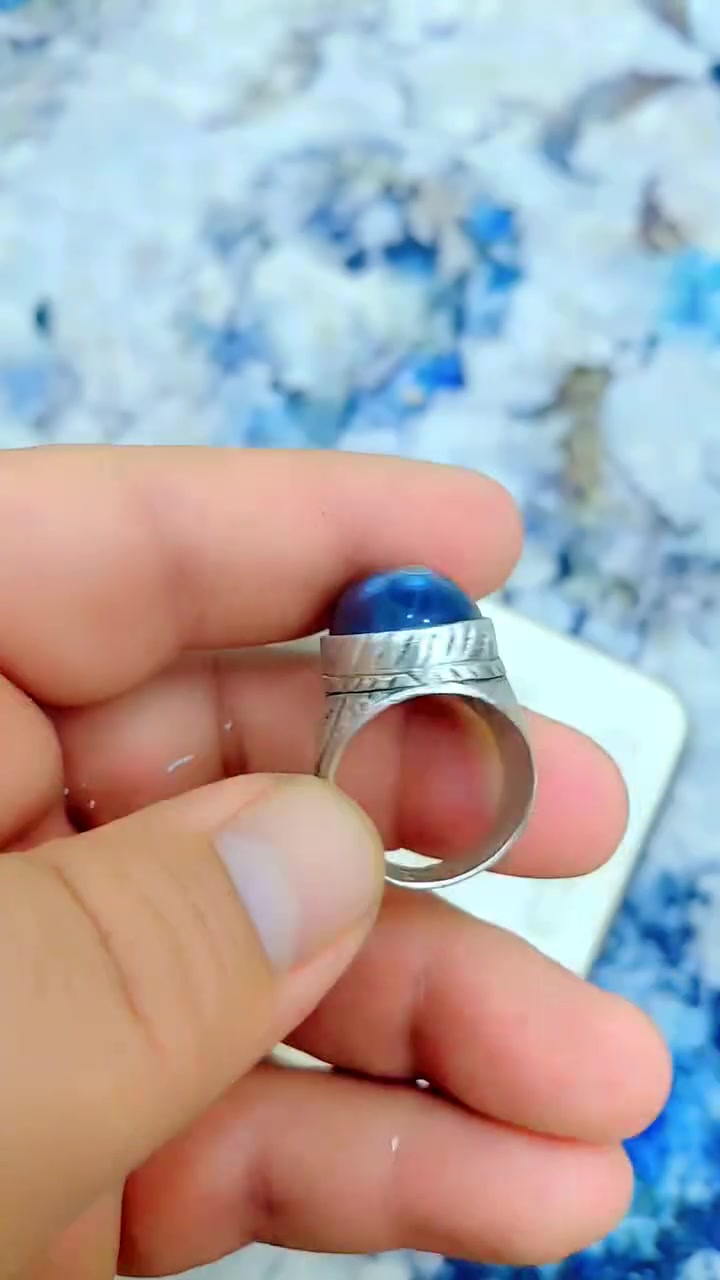 للبيع محبس اسليماني عينتين رصاصي ***********
