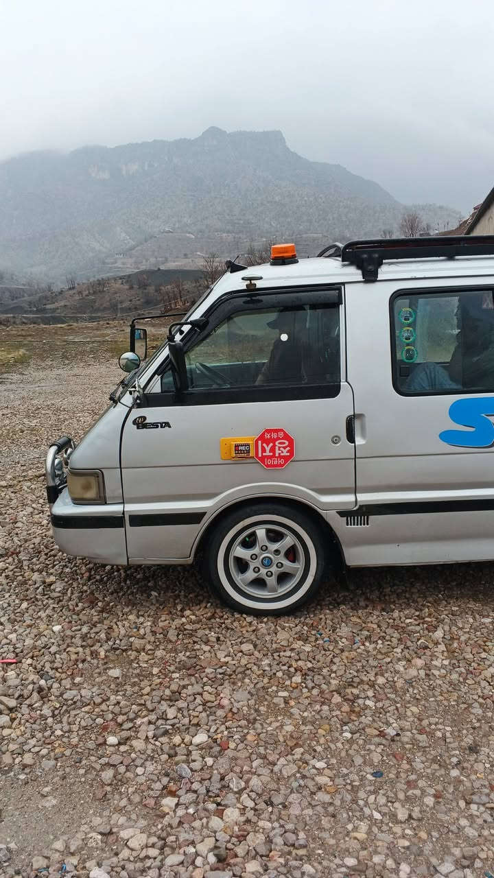 سلام عليكم البيع كيا بستا مكينه 3000 بلصندوق كير بريجو تخم تاير ويل كب مسكر كشنات  بطاين مال حاويه سياره مال جناي درع امامي خلفي جدد سياره عل اخر حبايه تدفئه شغاله كهربايت شغاله كلهن سياره عدنه من شركه حتى كتلوك مالهه موجود ***********
