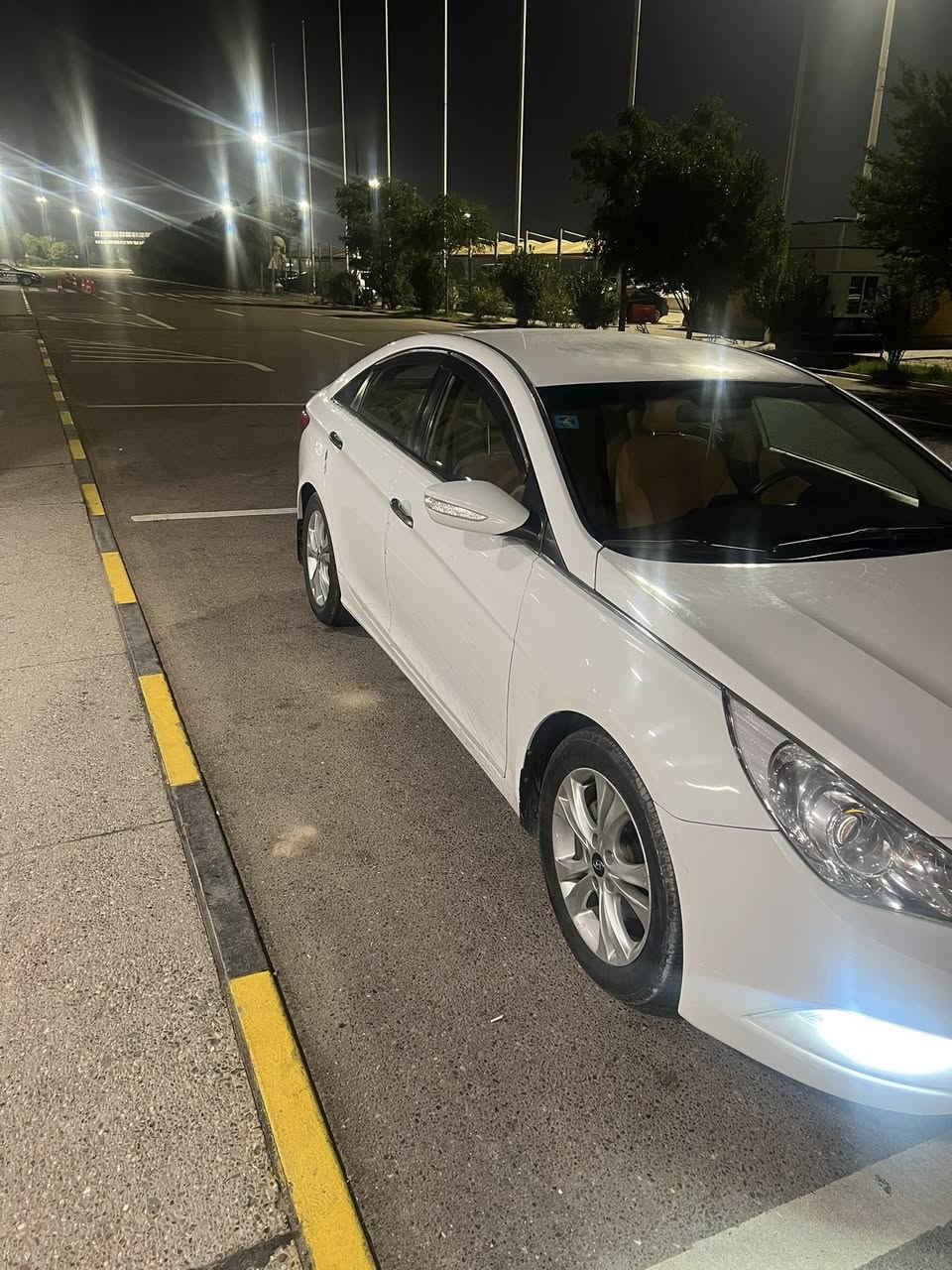 سلام عليكم مرخصت الادمنيه.        
سياره سوناته موديل 2013 
مكينه 2400  
خليجي مكفول فقط عدك بلباب تكحيل 
 و الجاملق الوره بارد 
السياره كفاله من لضربه و الصبغ 
و مكينه واحد عله واحد 
رقم بغداد سنويه بمته ميعجبك تحول 
ماشيه السياره ٢٢٠ ك
هذا السبوع كملتهه ادامه شاهد الله 
السعر 143$
للتواصل ***********
