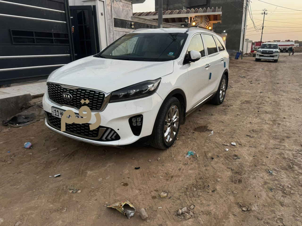 كيا سورنتو 2020 خليجي
ا  ومواصفات عدا البانوراما ومحرك 6 سلندر و7 راكب وتبريد مركزي وداخل ابيض  ومري شفط ومود درايف  وكشنات جلد الامانية كهربائية وليد ترحيب اليدات والدوسات  المواصفات السيارة بيها تبديل بنيد بدون اي عابر مع وجاملغ بارد شويه صبغ ما عابر الباقى كفاله من صدعه المحرك والكير والحدادية 100
تخم تاير ماشيه ٧٥الف جرص 120
***********  تصال باقى تفاصيل رقم بغداد دولي تحويل ثاني يوم سياره جديده 
السعر تصال
