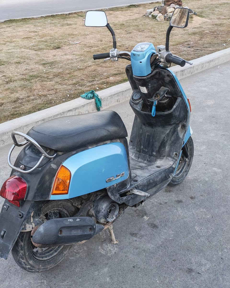 سلام عليكم شباب دراجه ماكس بوليس دراجه نضيفه كفرات ختم واحد مكينه ما مفتوحه كفاله شغال كلشي بس عندك الدكمه مال اشاير عوزها تبديل والدراجه بيها ضربه بصيطه  سعر 800 وبيها مجال مكاني المدينة الصدر 
رقم ***********
