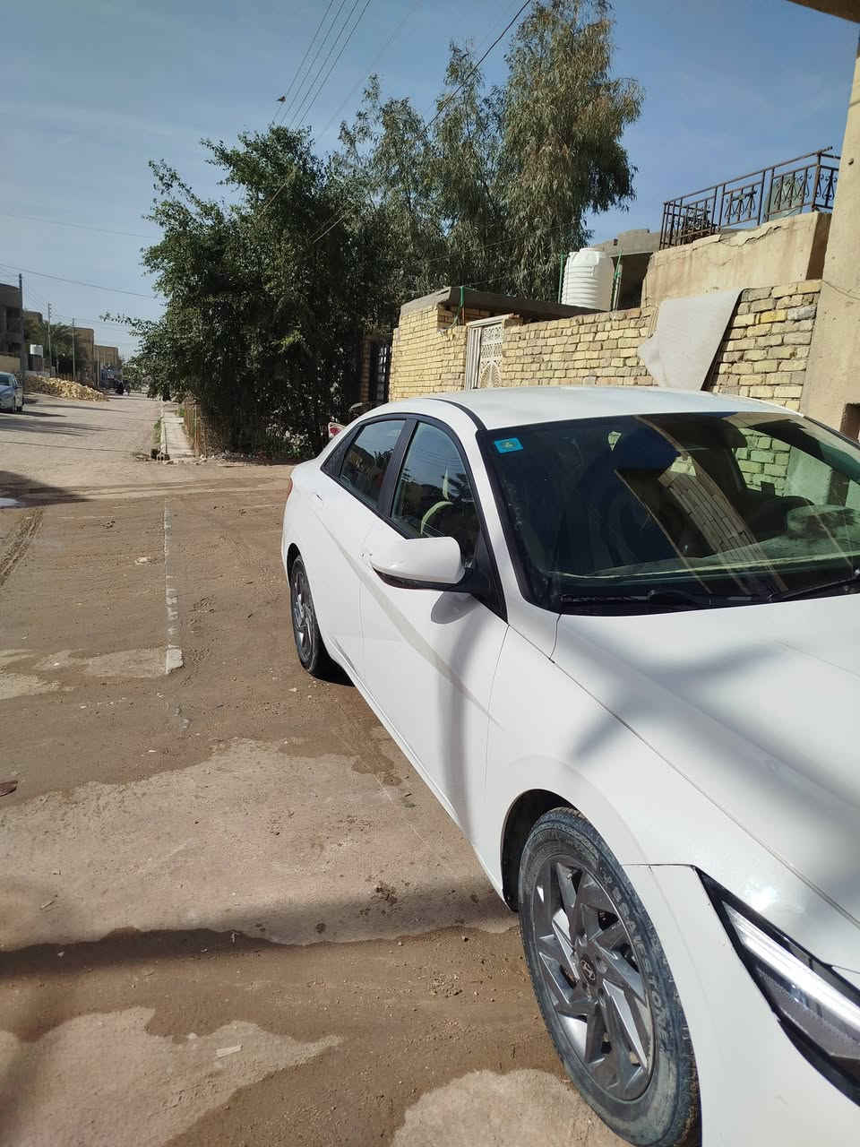 سياره انتره موديل 24 البيع رقم معوقين بسم ولد شاب السيارة مكفولهمكفوله ماعدا البنيد والجاملغ بيه بارد السعر 160وبيه مجال مكان ناصريه مركز الرقم الاستفسار /***********
