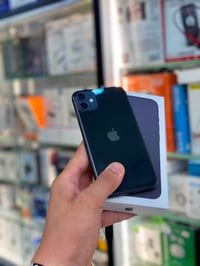 آيفون ١١ • ٦٤ • بطارية ٨٢