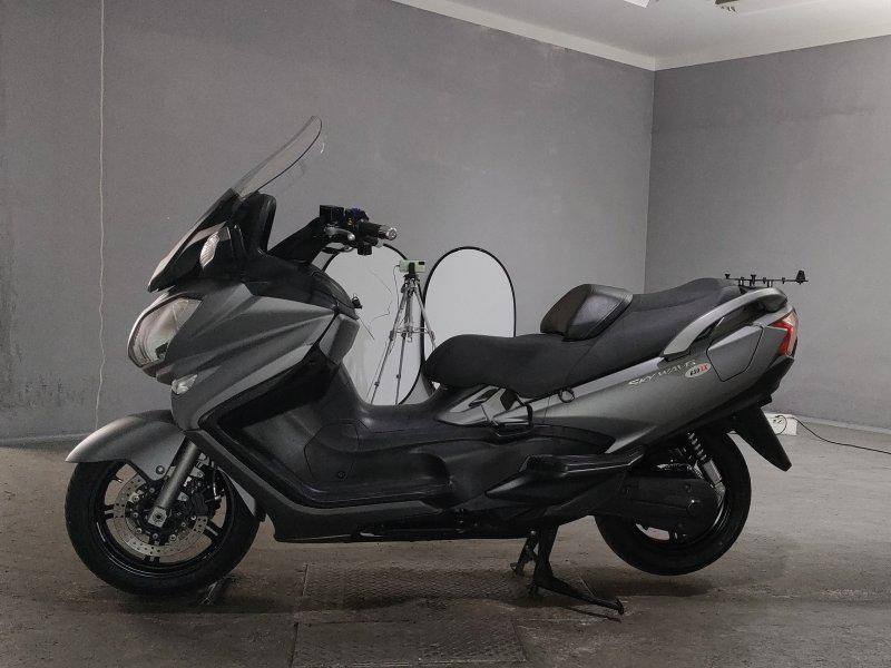 سكاي ويف حاويه مديل 17الشراي الدراجه موجوده بمعرض بالناصريه الشراي يتصل ***********
