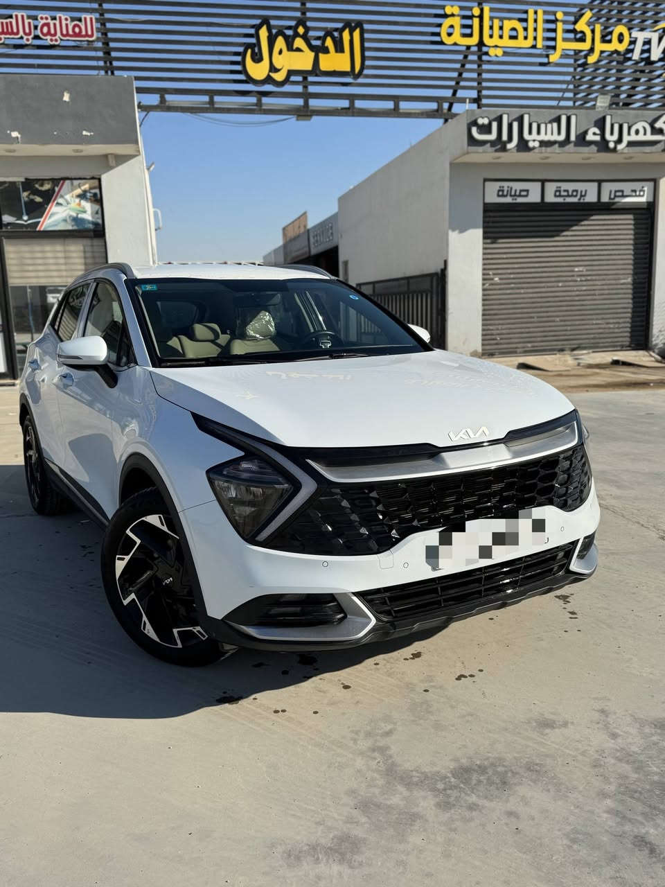 السلام عليكم
كيا سبورتج 2025
خليجي كفاله عامه
رقم واسط باسمي 
فول مواصفات عدا البانوراما 
بصمه 
تشغيل عن بعد 
جنطه كهرباء 
حساسات امامي و خلفي 
عدادات دجيتال 
شاشه APPLE CAR PLAY
دواخل بيجي 
كشنات كهرباء 
تدفئه كشنات 
هيتر ستيرن(تدفئه)
قطعتين تبريد 
منفذ UBS بالكشنات 
توقف ذاتي AUTO HOLD 
سايد بريك بصمه 
كامره خلفيه
اشاير بالمري 
اضائه ترحيب 
4وضعيات قياده (4 MODE DRIVE 
ماشيه 39 الف Km
مكانها واسط \الكوت 
السعر 233$
للاستفسار\***********
