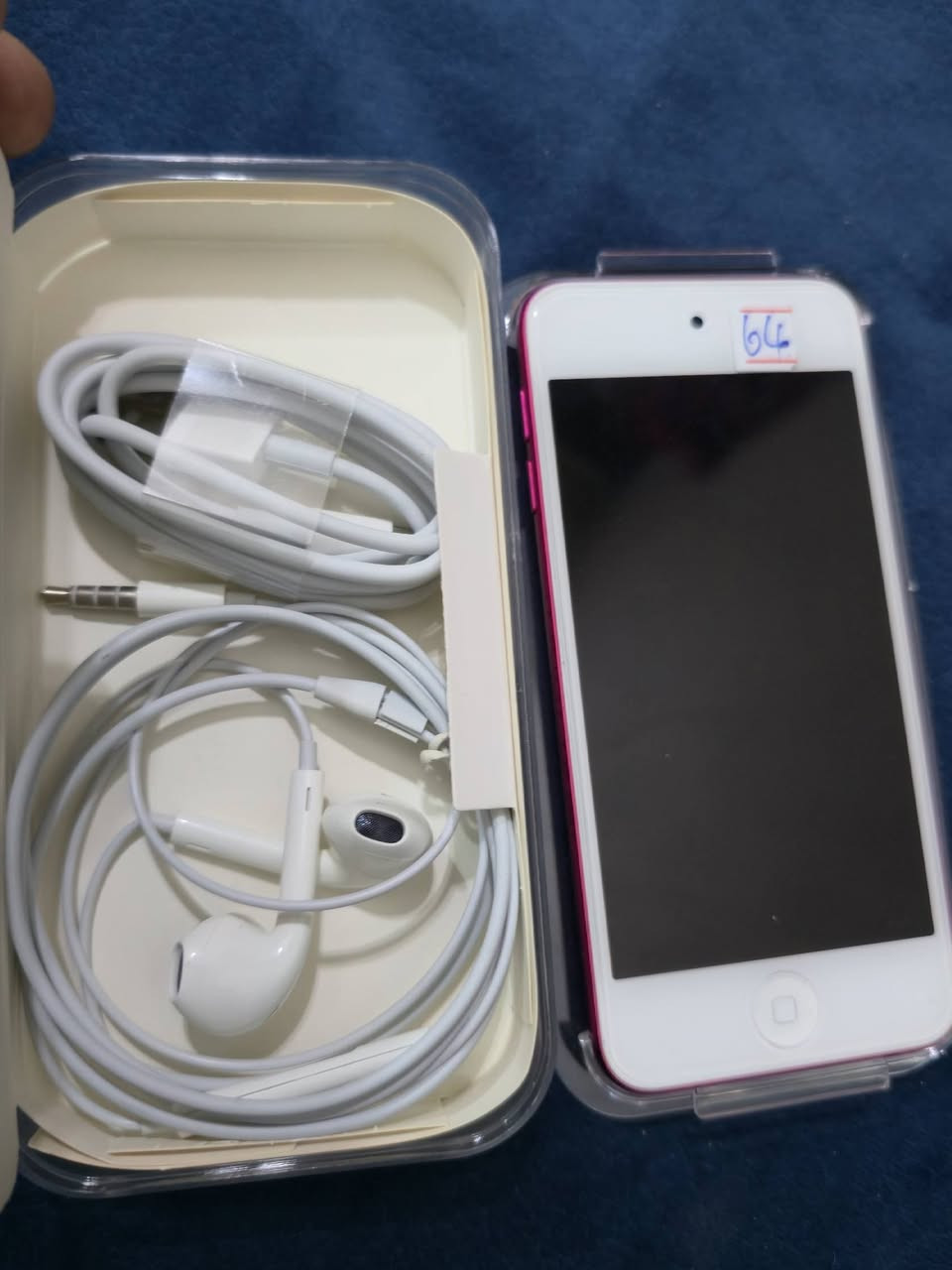 Apple ipod touch  64G
ابل ايبود جيل السادس ذاكرتة 64كيكا  قطعه جديدة كامل ملحقاتها 
للحجز التواصل على الخاص Haider Saif


**إذا كنت صاحب هذا الإعلان وتريد حذفه لأي سبب، رجاءا أرسل رسالة إلى الدعم الفني**