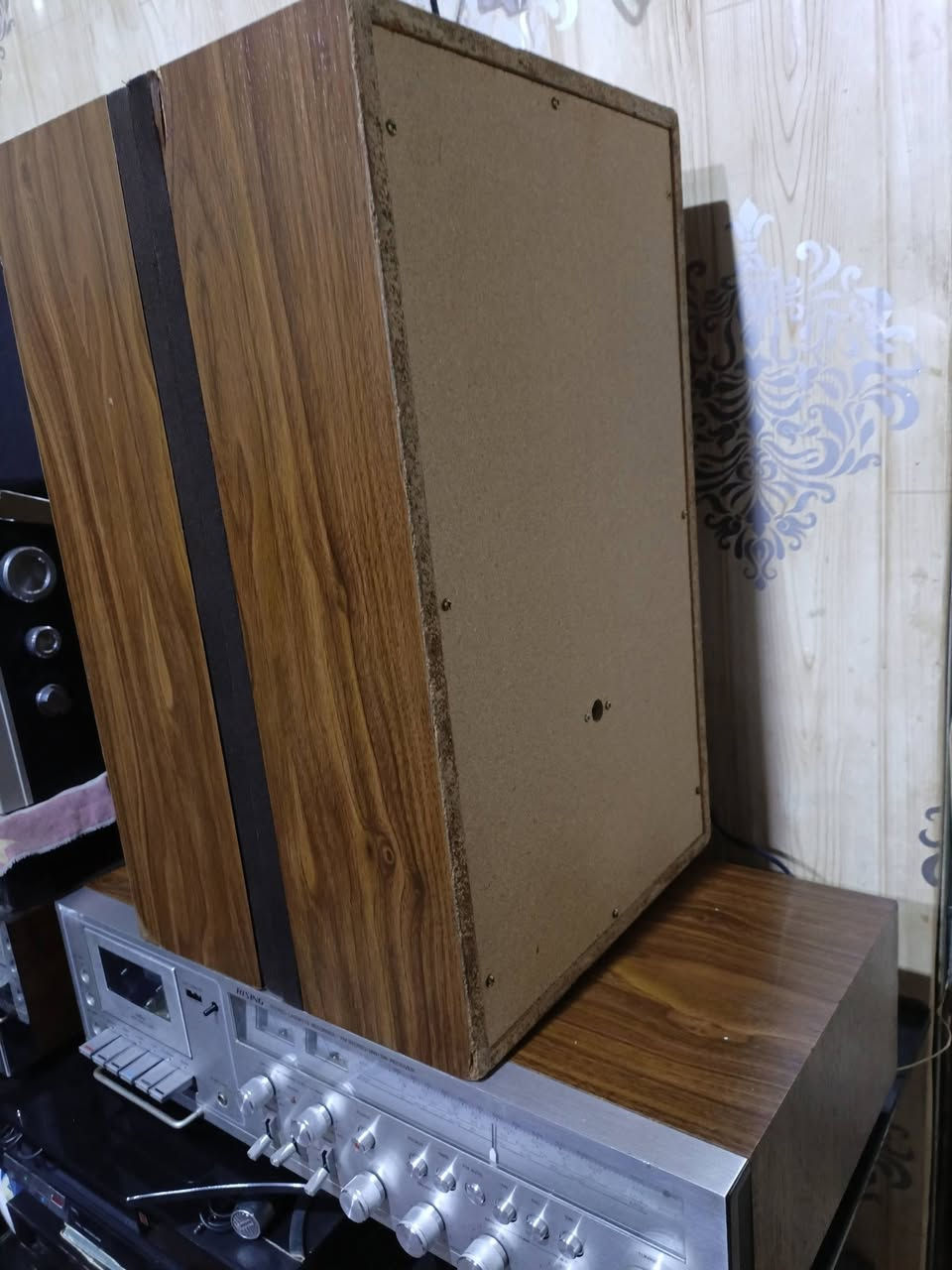 للبيع 
مسجل راديو ( رايزنك.RIZING) 
إستيراد مؤسسه بدايه الثمانينات راديو 4 موجات مع ال fm ..جداً نظيف شغال وبحاله ممتازه جدا خالي من التصليح والعيوب نهائيا بلاد وضع شركه 
للاستفسار (***********) متواجد واتساب ماسنجر.. يوجد توصيل 
 ((السعر مراسله الصفحه))
