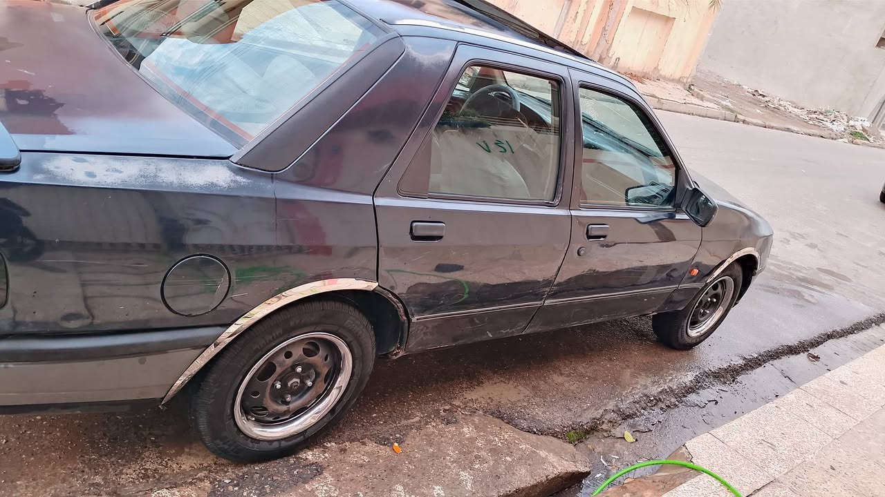 فورت سيره محرك 20 قبغ اسود المرغوب محرك وكير خير من الله سيارة نظيفة مال بيت رقم الماني باسمي شرط التحويل والوكالة طخم تايرات اربعة جديد السعر 22  مكلف بالنشر خاص مزدود اتصل ع رقم ***********
