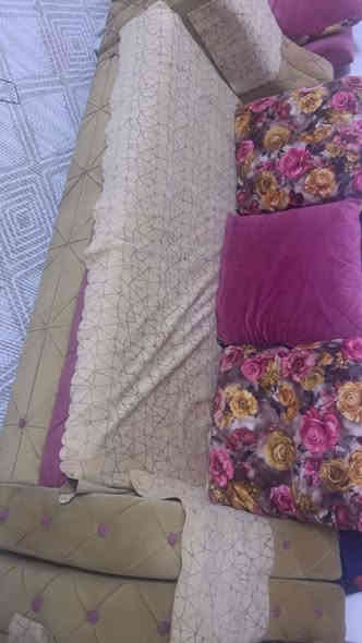 تخم. 7مقاعد  تركي.
السريرمع الدوشك والمخاد  ثنينهم  185  مكان بغداد  الامنين  للتواصل راسلو واتساب ***********
