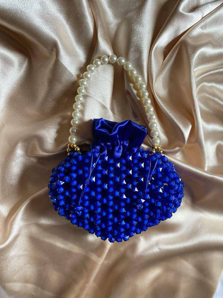 حقيبة يد هاند ميد ب١٠ ...اضافة لطيفة لتنسيقة العيد ...عنوانه السماوة ...توجد خدمة توصيل


**إذا كنت صاحب هذا الإعلان وتريد حذفه لأي سبب، رجاءا أرسل رسالة إلى الدعم الفني**