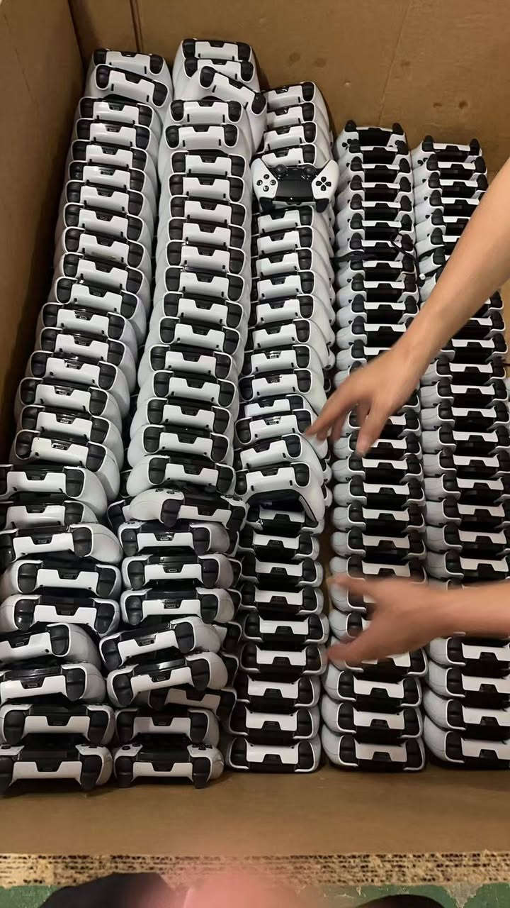 Original Sony PS5 pre-owned controllers, very close to brand-new condition. Bulk wholesale available.
#PS5Controller #DualSense #RefurbishedController #NoStickDrift #GamingAccessories #GameStore #ConsoleStore


**إذا كنت صاحب هذا الإعلان وتريد حذفه لأي سبب، رجاءا أرسل رسالة إلى الدعم الفني**