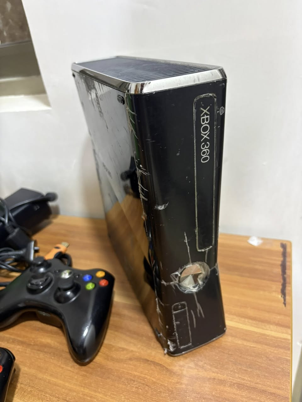 اكس بوكس 360 للبيع جهاز كلش نظيف وبي العاب كلش اهواي وياه جوستك عدد 2 وياها شاحنه وتفاصيل كامله بالصور مكاني بغداد الدوره ورقمي *********** موجود توصيل وين متريد110 الف سعره
