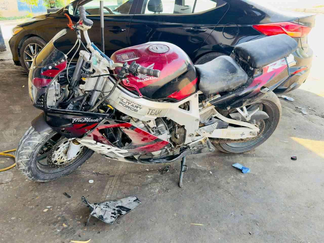 سلام عليكم بطح هونده 900دراجه
جديده مكينه كير بل جيس وايرمنيه هم شغال بس كفراته يعوز تصليح استيرن رياضي دراجه فصله نار
سعره 12ورق بيه مجال مكانه موصل ايسر
تواصل خاص او رقم ***********
