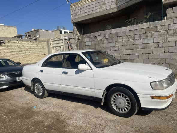 سلام عليكم بطه للبيع موديل 1992
محرك 2500 vvt لون ابيض غير محدد 
سيارة كير مكينه تبريد تتدفئه كله شغال  كفاله  تايرات جدد اكلفلك اوصليات ونقل جثه وكص وكلشي اشكلات شرعي  هزة جديدة ورقم بغداد دولي جديد  بسمي سنويه 2029 بيها بس ضربات موضحه بصورة باقي كفاله مجود مقطع فديو موضح كامل 
السعر 60 وبيها مجال بسيط  
*********** وتساب او هاتف متواجد 
مكان سيارة بغداد حي جامعه او السيديه او المكاسب
