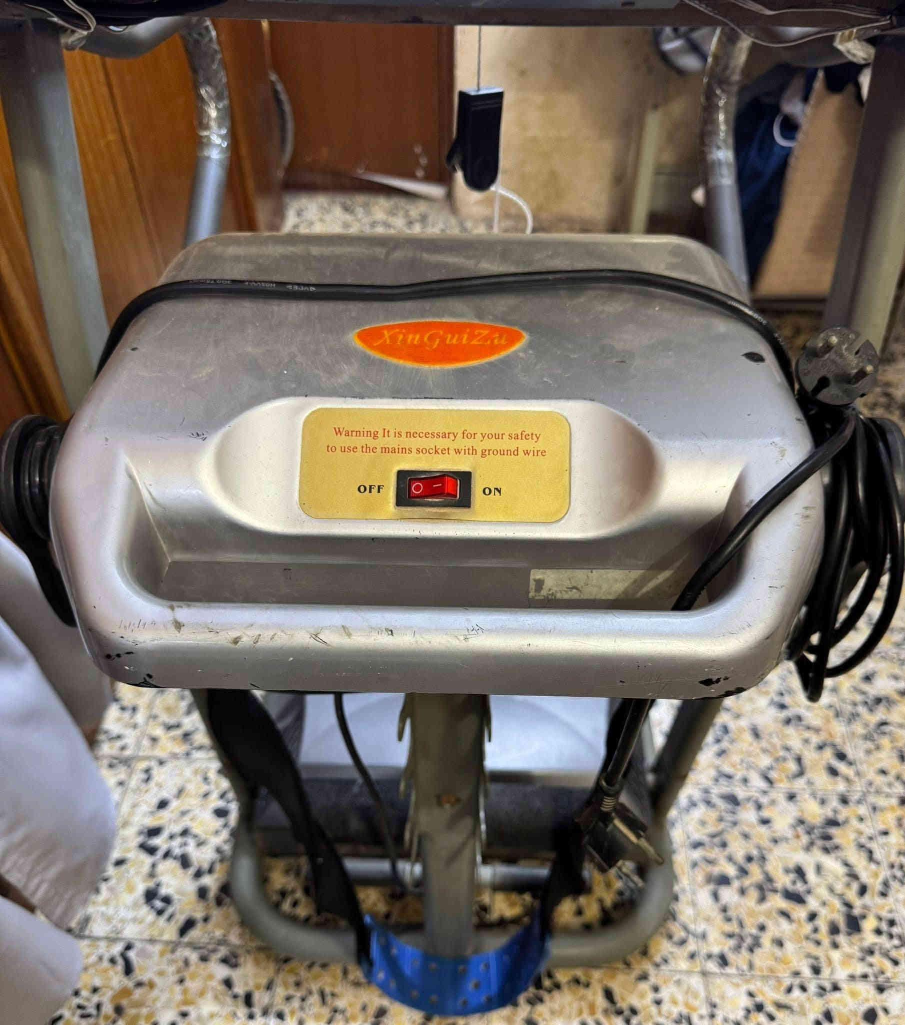 جهاز جري رياضي للبيع
جهاز جري رياضي متعدد الالعاب من شركة Xin Guizu موديل MG 1900/6B يقيس نبضات القلب عن طريق متحسس باليد تحكم بالسرعة كامل قياس درجة الحرارة تايم مظبوط يتحمل وزن 180 واكثر جهاز نظيف مال بيت ماداخل اي صيانة ولا يحتاج لاي صيانة كله شغال تجي تفحص وتاخذ مكاني ( بغداد المنصور )ماعندي توصيل سعر ((200)) الف وبي مجال للطيبين للاستفاسار 

واتساب او اتصال ***********
