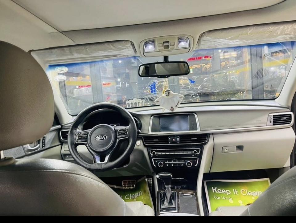 السلام عليكم
كيا اوبتما 2016 خليجي 

محرك 2400 دوش

ماشيه 132 كم

تحويل مباشر /

غرامات صفر ولا دينار عليها

سياره استخدام شخصي ما متعوبه

واحلى من الصور

فول مواصفات 1/1

شنو يجي في بالك مواصفات بيها

شاشه /كاميرا /فتحه /بانوراما/ 

حساسات /اشاير مري /خزن ميموري 

/تدفئة تبريد كشنات /مري شفط /مري قلاب / 

وبعد هواي

 مواصفات بيها  

حداديه جديده 

تخم تاير جديد

سياره كفاله عامه عدا البنيد جرادموضح بالصوره من النص

السعر 159 مع مجال بسيط للشراي

اتصال فقط 

***********
