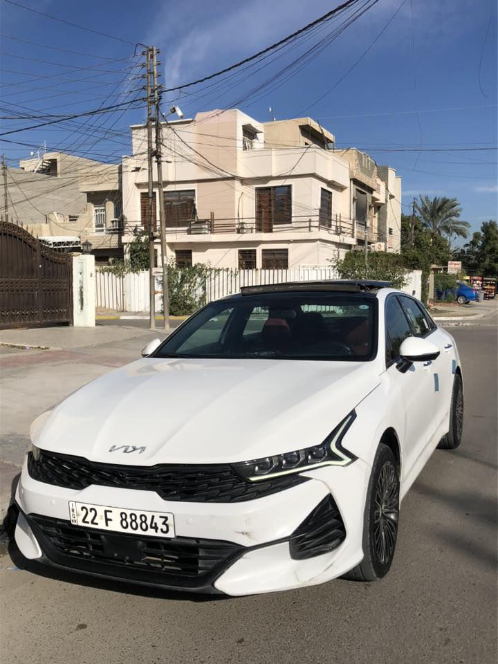 السلام عليكم  للبيع k5 gt line 2021
فول مواصفات ميحتاج اذكرهن   
محرك 1600 تيربو ✈️  
ماشيه 68000km
 حادث السياره بجم 3 قطع الاماميه وباب  وبيها دواخل ب الشاصي والغد
ومبدل مكينه جديده قبل شهر 
رقم اربيل  تحويل مباشر 
السياره خير من الله ونصبتها تخبل 
السعر ((135)) وبيها مجال بسيط 
مكان السياره بغداد حي الخضراء 
للاستفسار ***********
